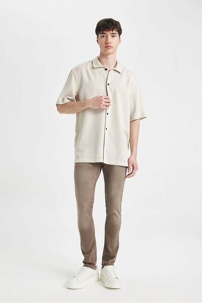 DeFacto Pedro Slim Fit Schmale Passform Normale Taille Schmaler Beinausschnitt Jeanshose C5874AX24SM