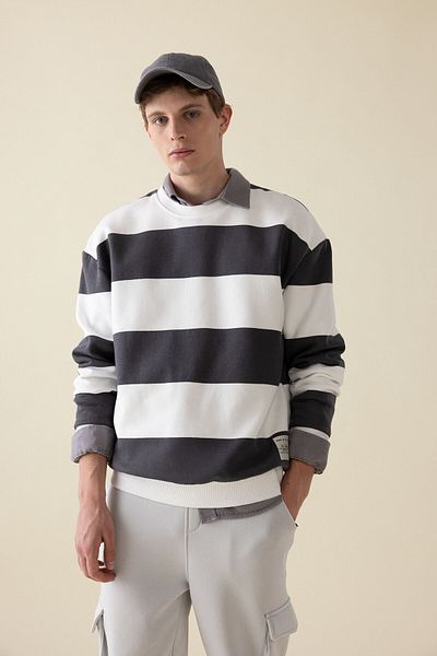 DeFacto Boxy Fit Crew Neck Striped Woven Label Sweatshirt A9066Ax23Au