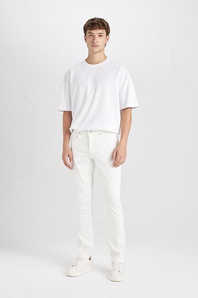 DeFacto Дънки Pedro Slim Fit с тясна талия и нормална талия, бели, размер D1977ax24sm