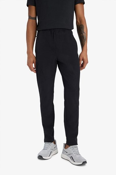 DeFacto Fit Sportsman Jogger-Jogginghose, schmale Passform, schmale Passform, gewebtes Bein mit drei Taschen und Reißverschluss, B2780ax24sm