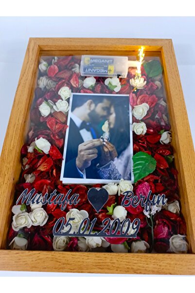 Hometaş Ev Ürünleri 25X35 FOTO+İSİM+LED HEDİYELİ 10X15 FOTOĞRAF BÖLÜMLÜ DERİN...