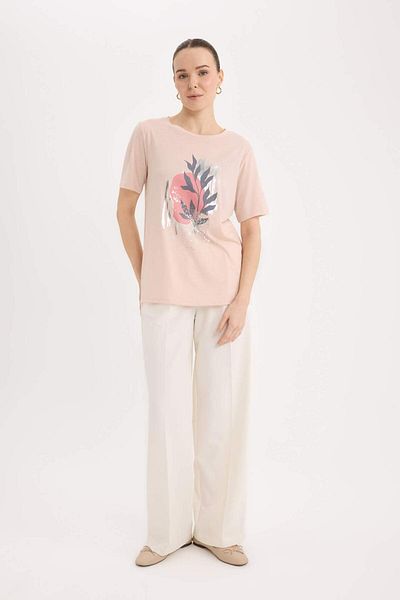 DeFacto Bedrucktes Kurzarm-T-Shirt mit normaler Passform und Rundhalsausschnitt E0917AX25SP