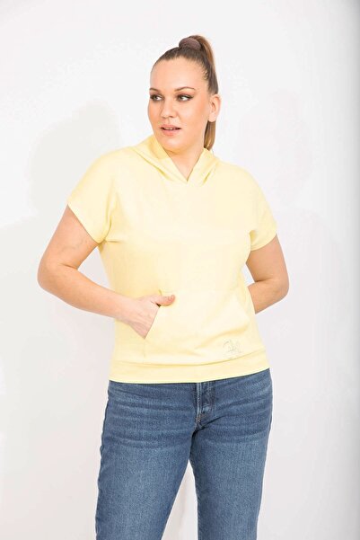 Şans Women's Yellow Plus Size Hooded Kangaroo Pocket Short Sleeve Sweatshirt 65n35613