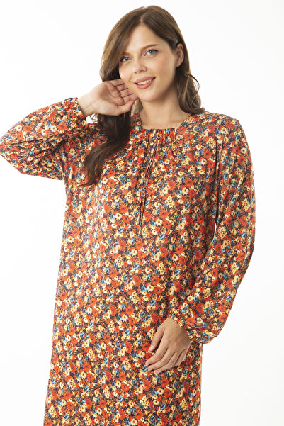 Şans Dámské velké barevné dlouhé šaty se sbíraným límcem a elastickým detailem na manžetě 65N36905