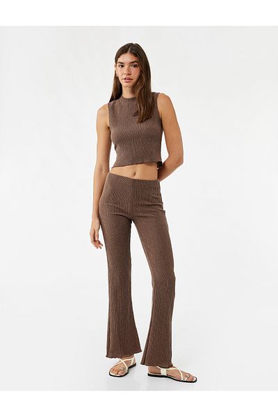 Koton Crew Neck Sleeveless Basic Crop Blouse