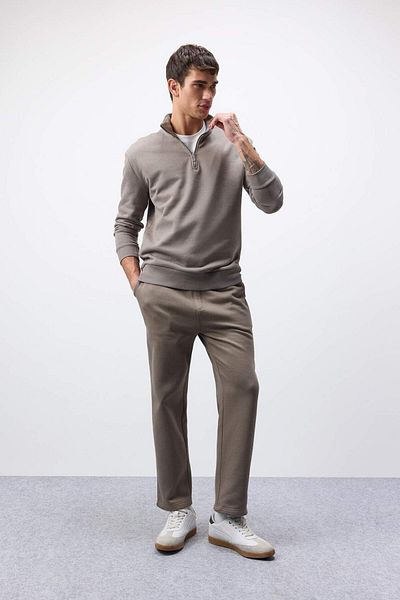 DeFacto Pantaloni de sport cu croiala normală, cu fleece în interior, buzunare simple de bază, talie cu șireturi, picioare drepte D7836AX25SP