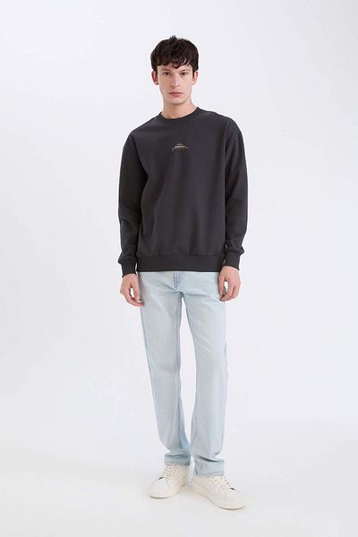 DeFacto Boxy Fit Crew Neck Back Printed Sweatshirt E3210Ax24Wn