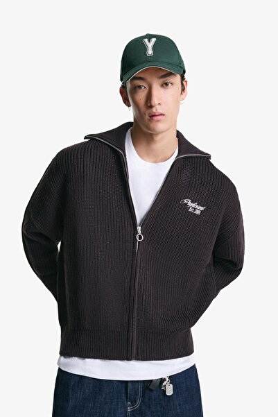 Bershka Nakışlı dokulu fermuarlı sweatshirt