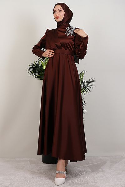 GİYZAMİLA Rochie de seara din satin cu pietre pe umeri maro
