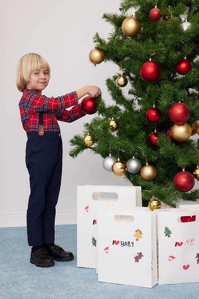 DeFacto 3-teiliges Set mit weihnachtlichem Motiv für Babys, kariertes Langarmhemd, Hose, Hosenträgerhose D6750a524wn