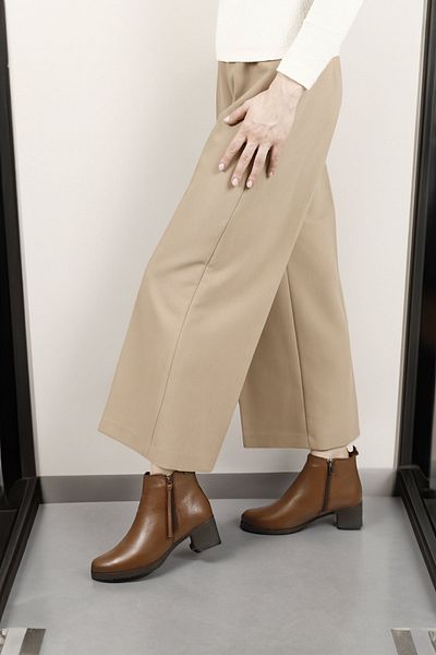 GÖNDERİ(R) Women's Tan Floater Zippered Thick Heeled Genuine Leather Boots
