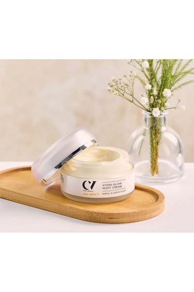 Green People 100% Natural and Organic - Anti-Aging + Moisturizing Radiance Giving Night Cream 50 ml