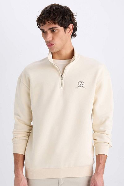 DeFacto Comfort Regular Fit Comfortable Fit Zippered Stand Collar Printed Sweatshirt C6132Ax24Au