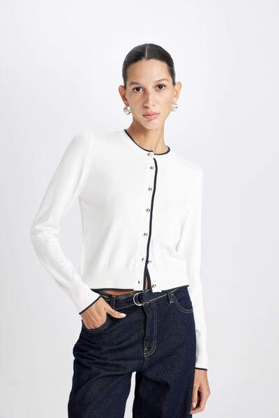 DeFacto Regular Fit Basic Düz Bisiklet Yaka Düğmeli Triko Hırka A4731AX24WN