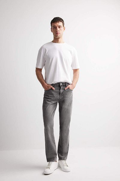 DeFacto 100% bumbac, croială dreaptă, croială normală, talie normală, pantaloni din denim cu picioare tubulare D1812AX24WN