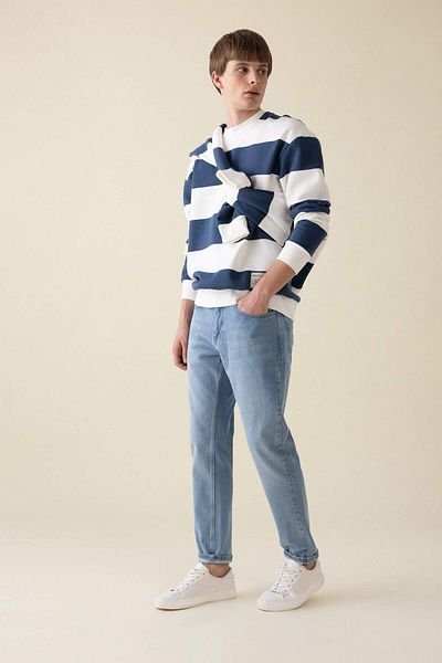 DeFacto Boxy Fit Sweatshirt mit Rundhalsausschnitt und Streifen A9066ax24au
