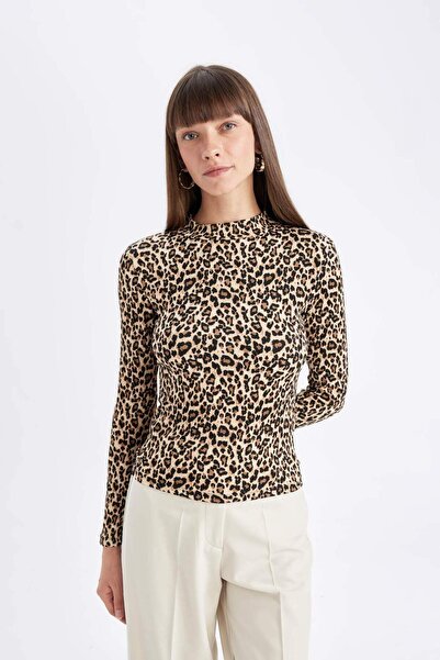 DeFacto Slim Fit Dar Kesim Yarım Balıkçı Yaka Leopar Desenli Uzun Kollu Tişört D4983AX24AU