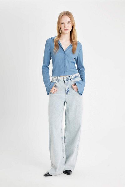 DeFacto Coool Tailliertes Basic-Shirt mit geraden Knöpfen, langen Ärmeln und bauchfreiem Schnitt in Schwarz A0012AX24AU