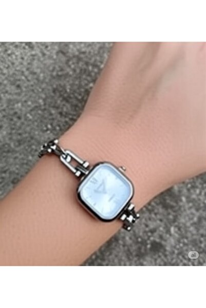 FAMEMUS ACCESSORY A stylish watch