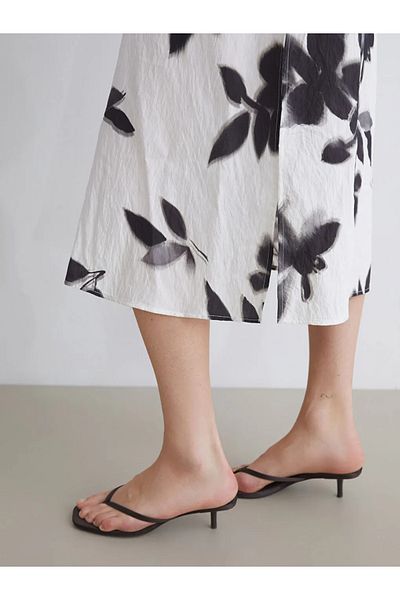 LC Waikiki Lcwaikiki Classic Black Square Neck Floral Strap A-Line Dress