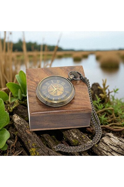 Kuzey Tacı World Map Chain Shackle Watch