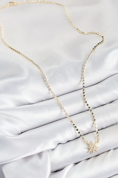 Clariss قلادة نسائية من النحاس الأصفر مرصعة بحجر الزركون على شكل نجمة القطب موديل سلسلة ذهبية اللون