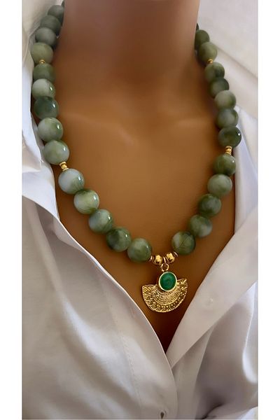 Nevaa Still Acrylic Bead Design Necklace