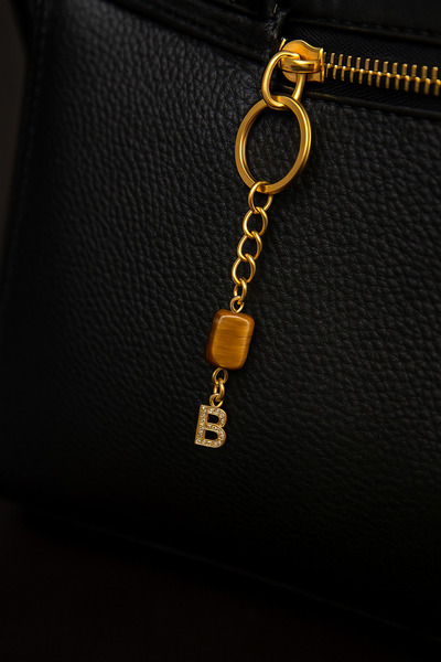 Han Ticarethane Breloc cu ochi de tigru cu litera B din piatră de culoare aurie