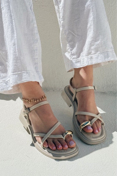 I Love Shoes Telina Mat Deri Bej Toka Detaylı Kadın Sandalet