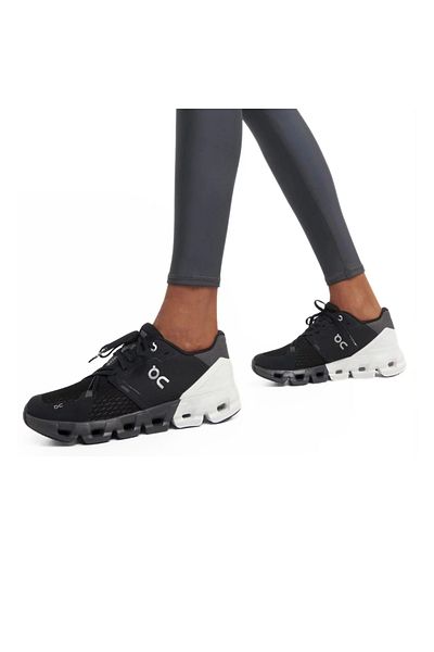 ON Cloudflyer 4 – Dual-Density CloudTec® Running Shoes for Comfort & Support
