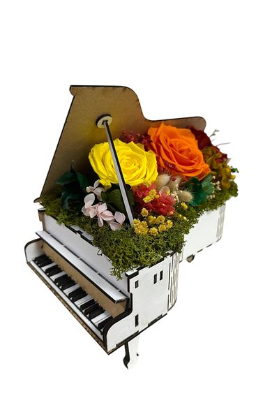 D ART FLOWERS Piano With 3 Crigenati Roses