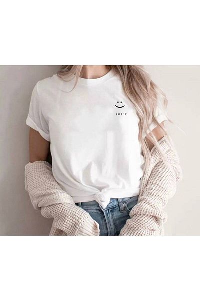 Etiole Studio Smiling Face Printed T-Shirt – Cute, Minimalist, White Cotton T-Shirt for Women