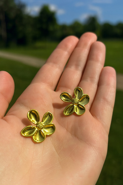 The Collection Non-Tarnish Steel Women's Flower Flower Earrings