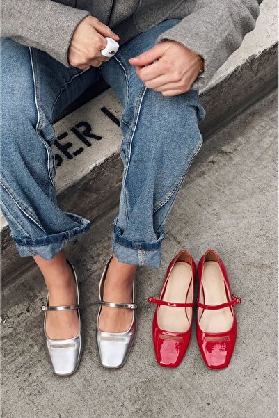 I Love Shoes Lufora Matte Leather Buckle Detailed Silver Women's Ballerinas