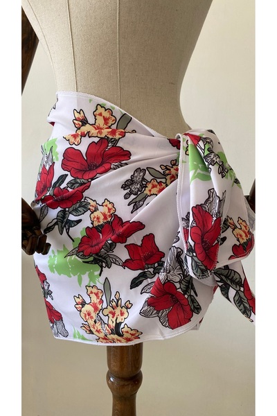 Glowear Atelier Women's Floral Patterned White Short Pareo