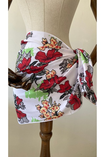 Glowear Atelier Women's Floral Patterned White Short Pareo