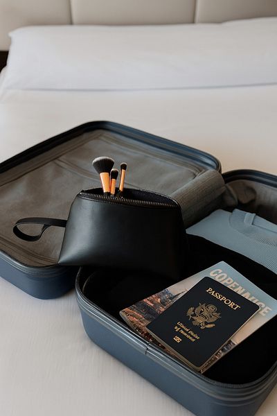 YUNUSOĞLU HOME Black Leather Makeup Bag Cosmetic Travel Suitcase Bag Organizer Medium Size Organizer
