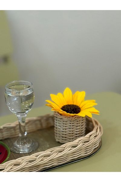 Maison Avf طقم من 2 صينية تنظيم من الروطان وعرض زهرة دوار الشمس وحامل تقديم القهوة (الزهرة متضمنة)