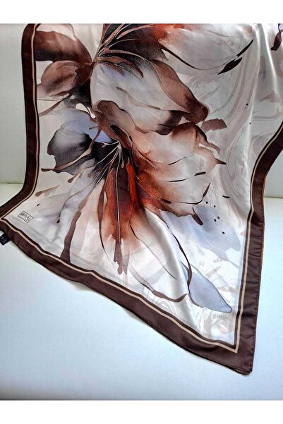 Guzeka شال ناعم إليجانس - بني