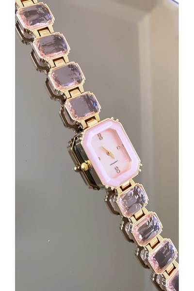 Merand Pembe Kristal Zarafet – Parlak Taşlı Saat