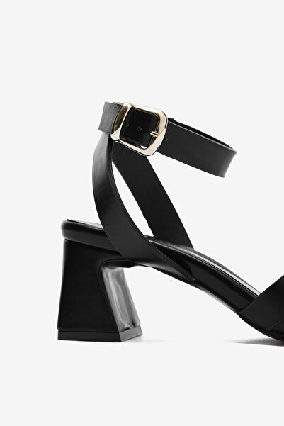 Seniorah Black Skin Ankle Buckle Detailed Women's Thick Heeled Shoes