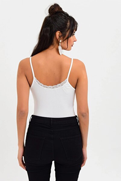 NEW LAVİVA Women's Ecru V-Neck Strap Lace Detailed Regular Cut Standard Size T-shirt