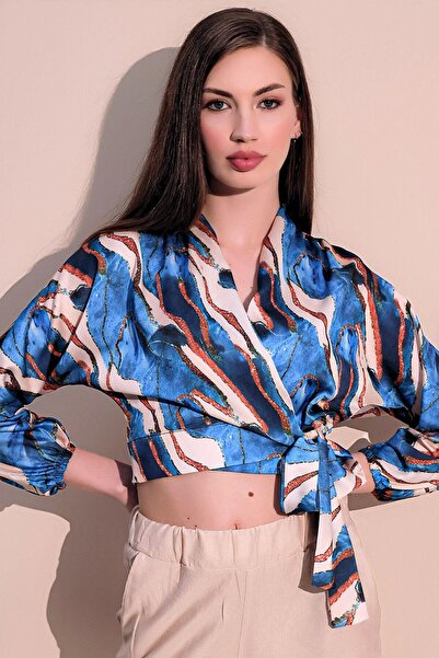 NEW LAVİVA Γυναικεία μπλούζα με διπλό γιακά με σατέν φούστα με κορδόνια