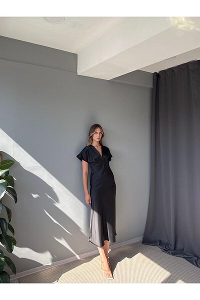 AlisaSu Rochie midi din satin neagră cu decolteu în V pentru femei