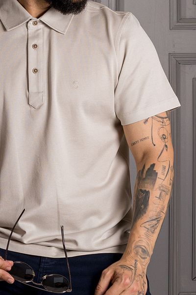 Sarar Tricou bej 100% bumbac cu gât polo, croială normală (model clasic).