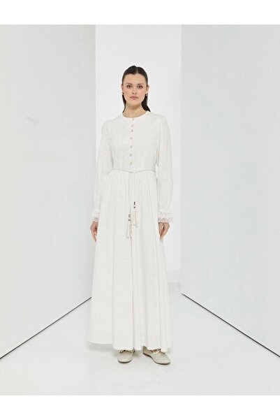 Doque 63094 ÖNÜ İNCİ DETAYLI BELİ BAĞLAMALI KOL UCU TÜYLÜ KETEN ELBİSE #04-25#