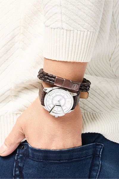 Police Men PEWJB0005601 Leather Analog Watch 45 mm With Bracelet, Brown