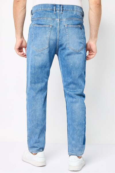 Diesel Men Carrot Fit Washed Stretchable Denim, Blue