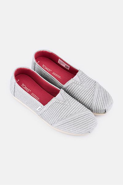 Toms حذاء نسائي كاجوال سهل الارتداء من ألبارغاتا ميتاليك، فضي
