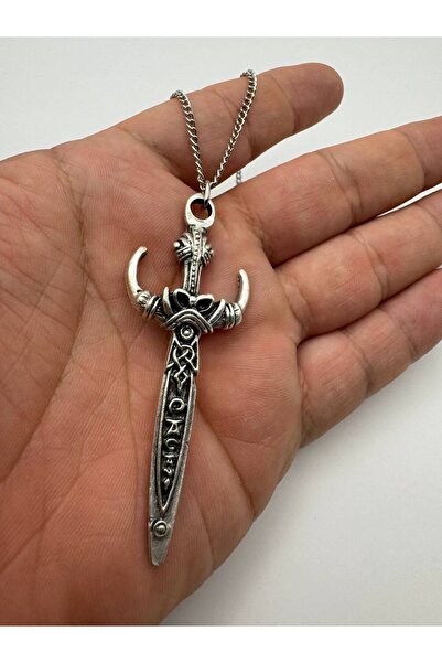 Yuchicly قلادة للرجال والنساء على شكل سيف المحارب القديم - معدنية بأسلوب غوطي...